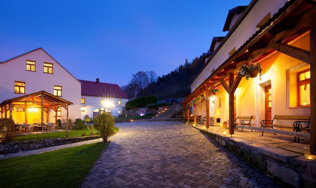 Dvur Stran Hotel Karlovy Vary Exterior photo